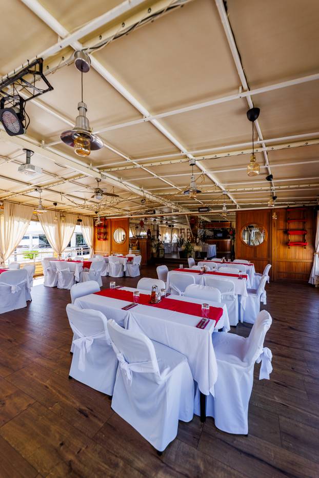 FOTO Zavirite u prvi brod-hotel u Hrvatskoj: Noćenje na ovom brodu u Rijeci ima posebnu čar