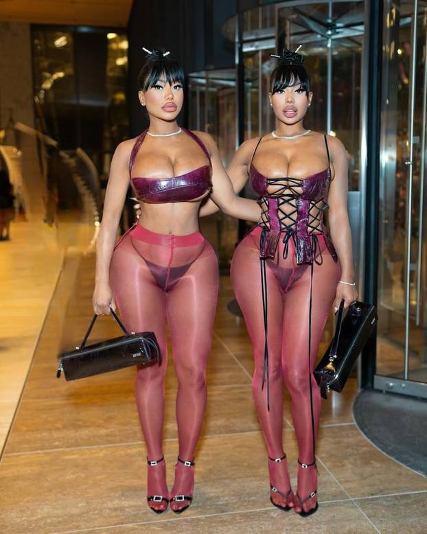 FOTO Jel' vidite duplo? Ne! Divlje blizanke ne vole odjeću, a jedna krade kreditne kartice...