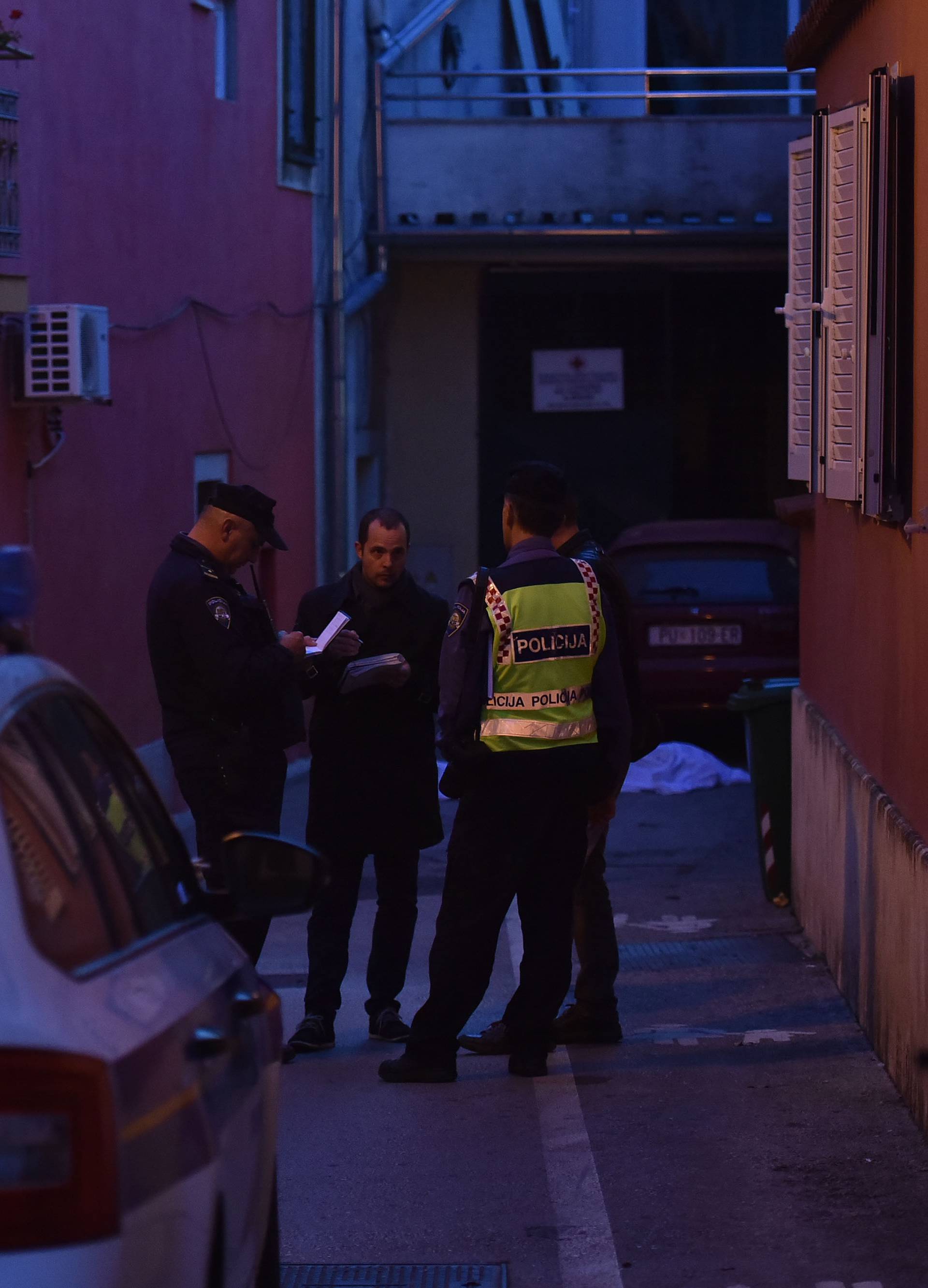 'Tuga je velika, ali ni na pogreb mu neću moći otići. Kako ću?'