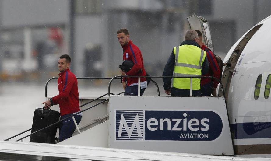 England return to UK following EURO 2016 elimination