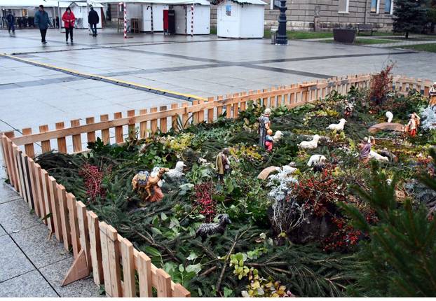 FOTO Ove detaljno izrađene jaslice uljepšale su blagdanski ugođaj u Slavonskom Brodu