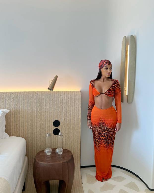 FOTO Bujna Belgijka ostavila je 'zločestog dečka' nogometa pa poručila: 'Možemo biti prijatelji'