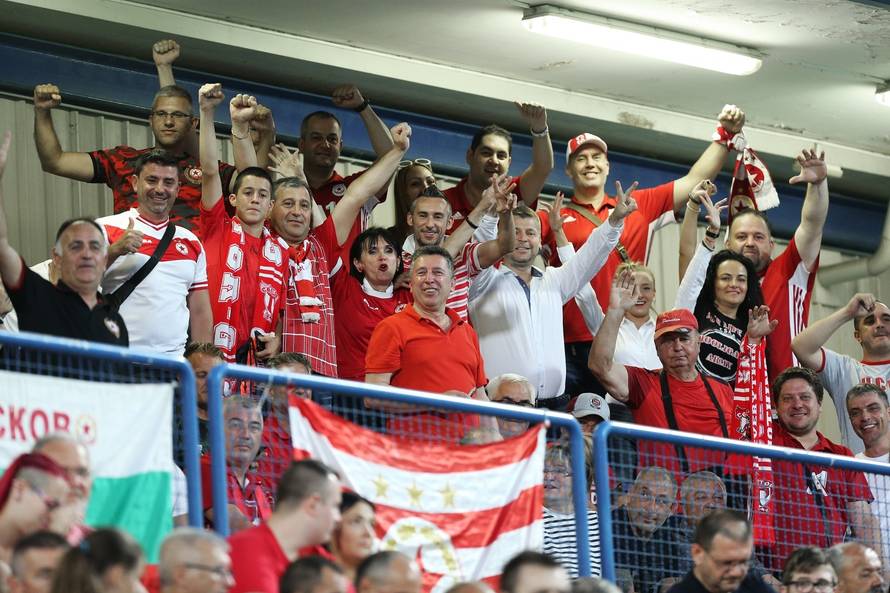 Atmosfera na uzvratnoj utakmici pretkola Europske lige izmeÄu Osijeka i CSKA Sofije