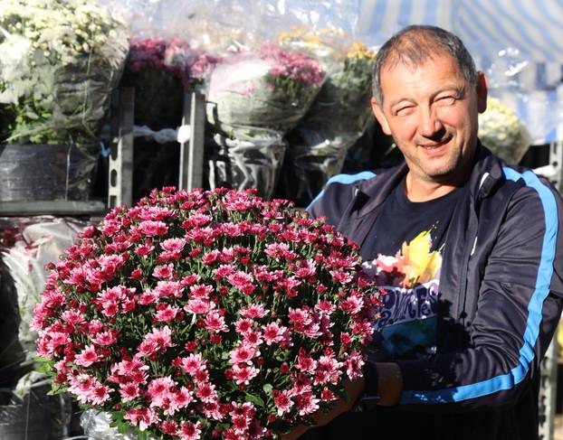 Šibenik: Uo?i nadolaze?ih blagdana pove?ana ponuda cvije?a i cvjetnih aranžmana