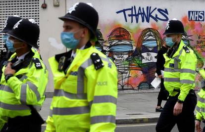 Stotinu uhićenih u prosvjedima protiv zatvaranja u Londonu
