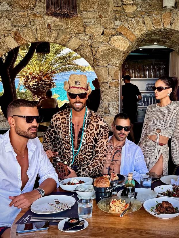 Odmor u stilu Marka Grubnića: Skupe torbice, leopard uzorci i vrela zabava na Mikonosu...