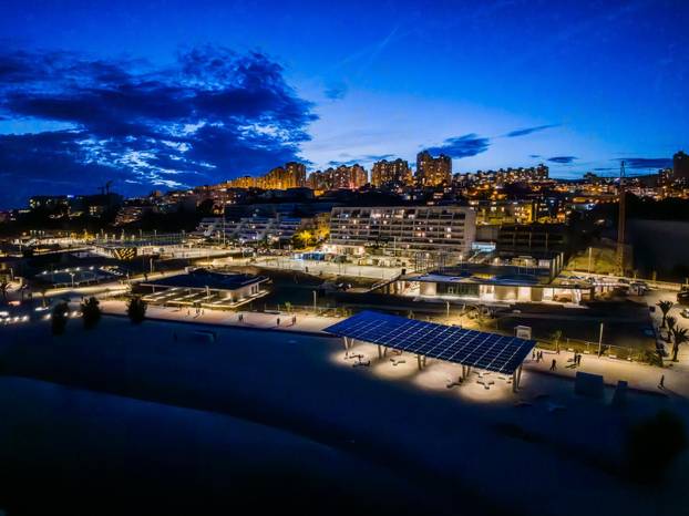 Noćne fotografije novouređenog Žnjanskog platoa