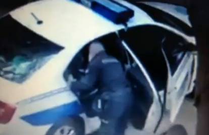 Video: Policajac u Srbiji mlati čovjeka zbog zabrane kretanja?