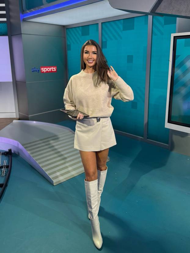 FOTO Zbog fatalne ljepotice je premierligaš dobio nove fanove