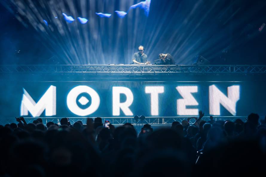 Split - Nastup DJ Morten. 