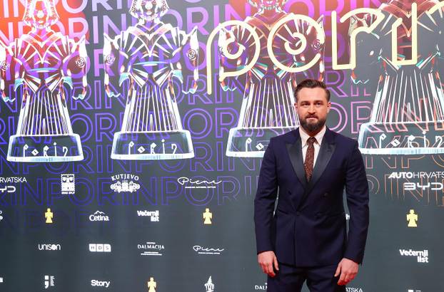 Split: Dolazak uzvanika na svečanu dodjelu 33. glazbene nagrade Porin