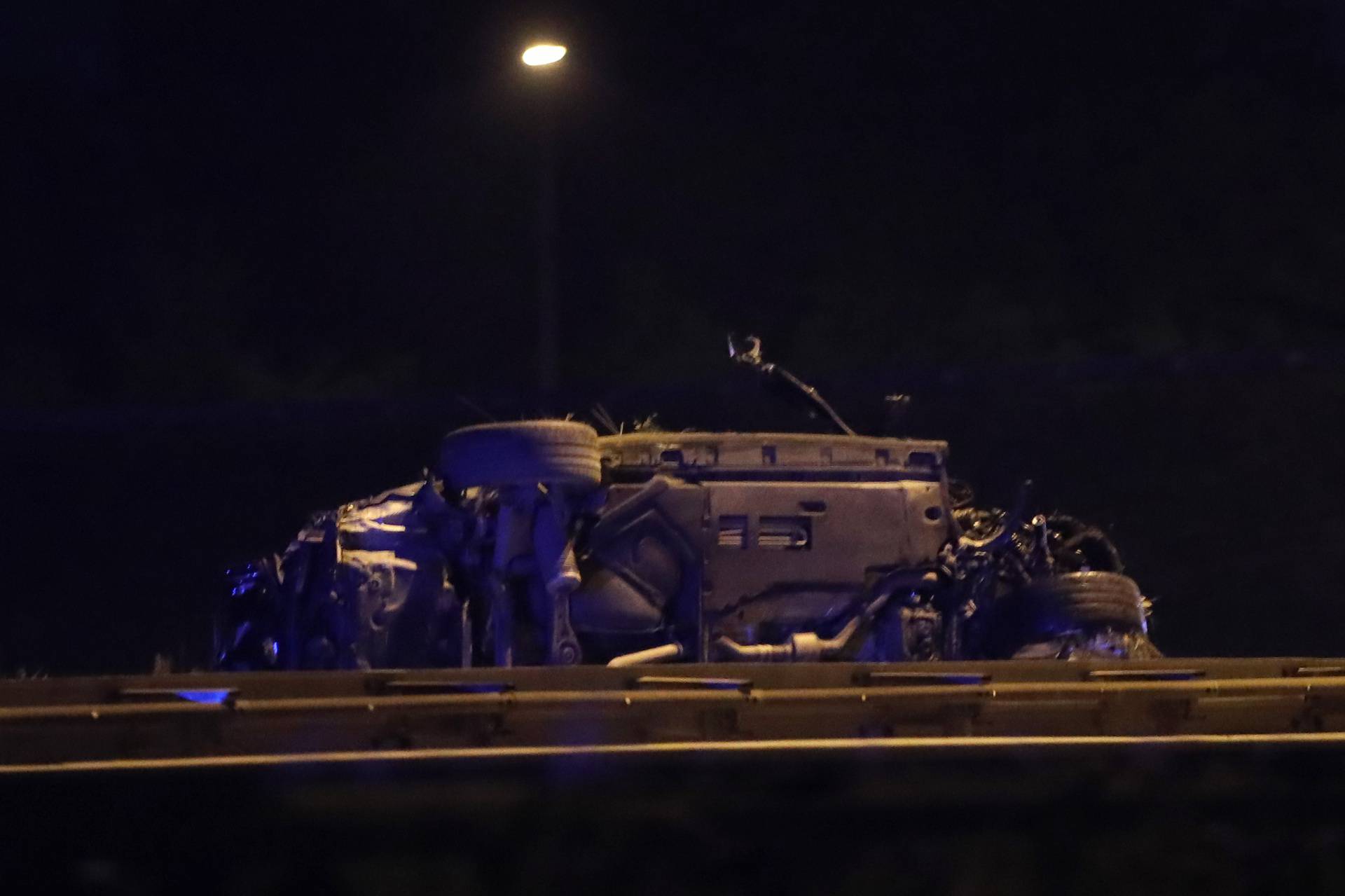 Na autocesti kod Ivanić Grada jedna osoba poginula, druga ozlijeđena