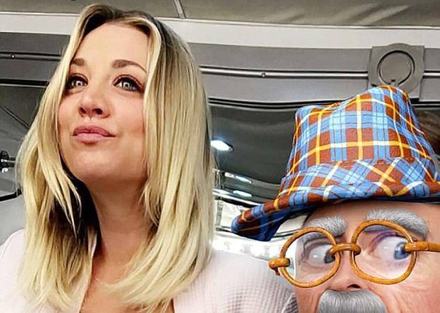 Za ovo treba hrabrosti: Kaley Cuoco je pokazala gole grudi