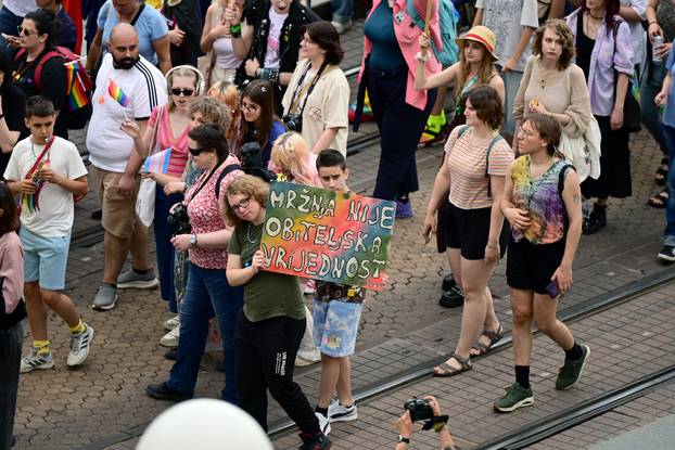 Zagreb: 25. Povorka ponosa LGBTIQ zajednice "Korak po korak, iskorak!"