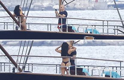 Nije mu lako: Jeff Bezos fotkao fatalnu Lauren, a ona pozirala u mini bikiniju pa pokazala guzu