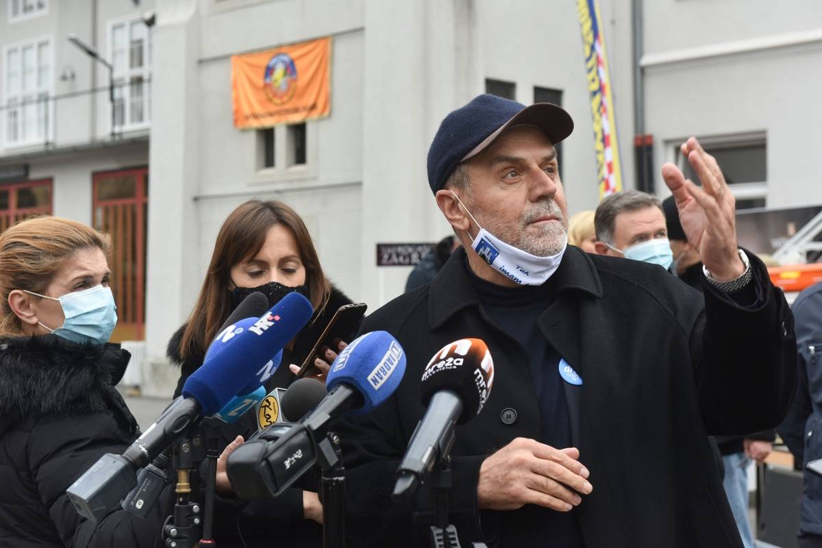 'Na raspolaganju smo ljudima iz Petrinje i Siska, znamo što je nedaća i suosjećamo s njima'