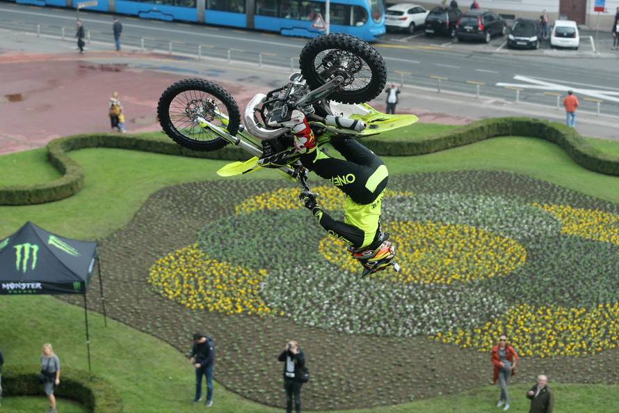 Masters of Dirt: Letjeli su na motociklima u centru Zagreba