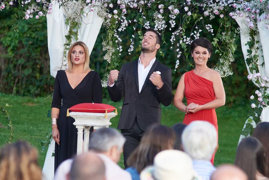 Pale su dvije prosidbe u finalu, a cure ljute: 'Nije bio vrijedan'