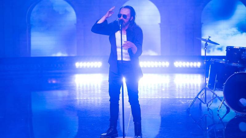 Iva Ajduković oduševila u 'Tvoje lice zvuči poznato' kao Goran Bare, evo kako je to izgledalo