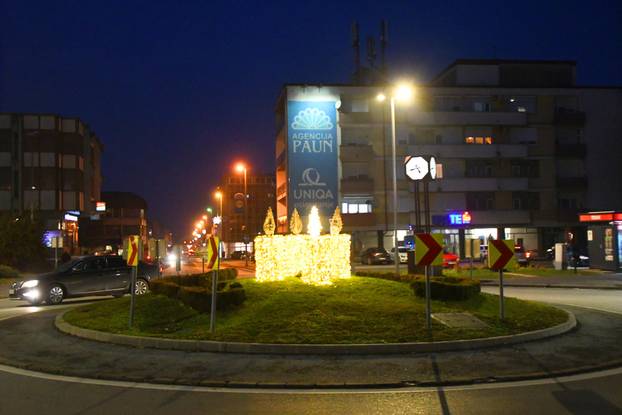 Božićni ugođaj na adventu u Slatini