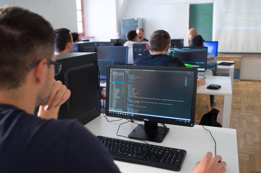 FOI je u potpunosti prilagođen tržištu rada, ali i studentima