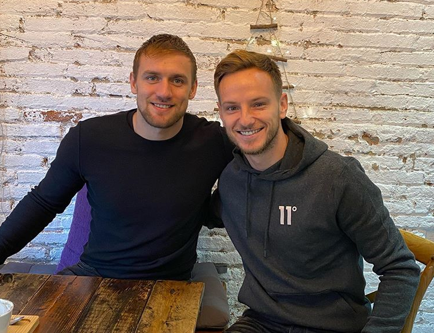 Barcini asovi Rakitić i Cindrić na kavi: Hvala, pajdo, najjači si