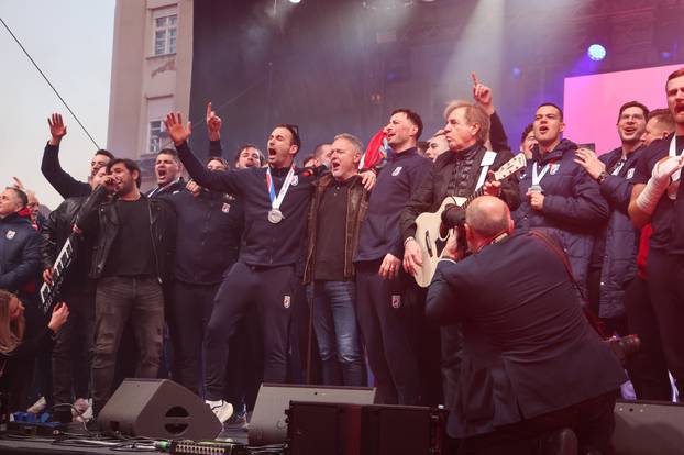 Zagreb: Marko Perković Thompson nastupio na svečanom dočeku hrvatske rukometne reprezentacije