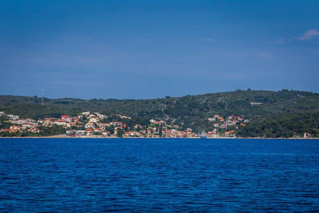 Pogled na Maslenicu, otok Šolta