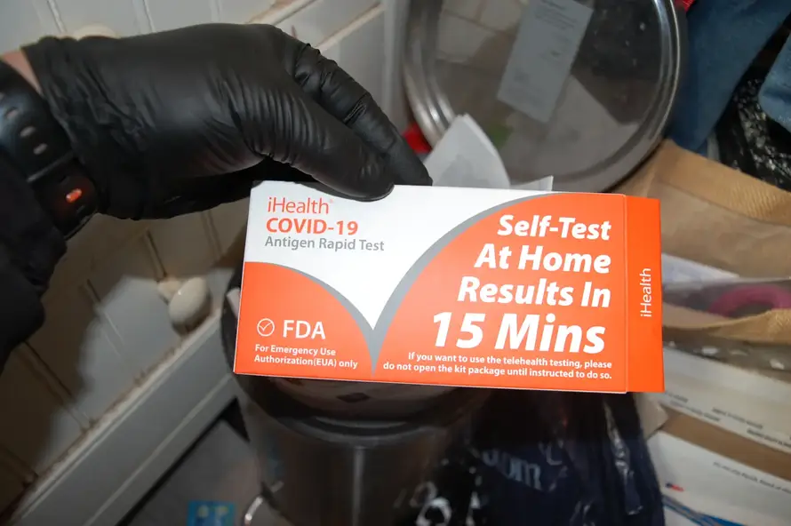 Gotovo 2 mjeseca nakon smrti pokopali su Genea Hackmana i njegovu ženu Betsy Arakawu