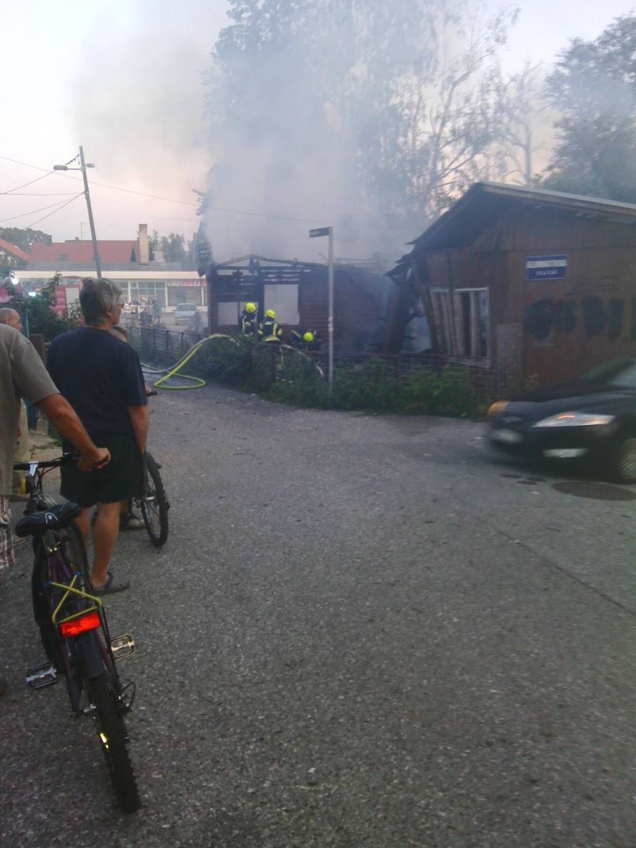 Gorjelo u Dubravi: 'Ulice su zadimljene, ogromna je vatra...'
