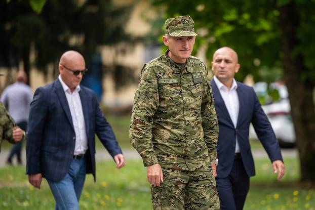 Velika Gorica: Ivan Anušić i Tihomir Kundid obišli pripadnike pjesackih postroja Hrvatske vojske