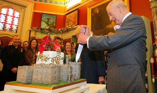 FOTO Kralj Charles proslavio 77. ro&dstrok;endan: Pogledajte kakvu su mu tortu pripremili u Walesu...