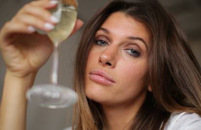 Ispovijest alkoholičarke: 'Piće je bilo moj lijek za usamljenost'