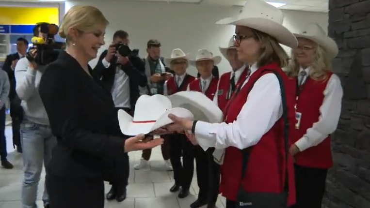 Predsjednica i suprug su dobili počasne, bijele šešire u Kanadi