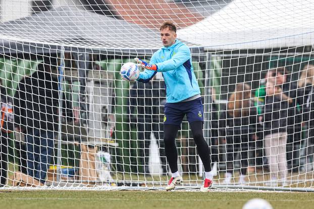 Bjelovar i Dinamo sastali se u osmini finala Hrvatskog nogometnog kupa, zagrijavanje