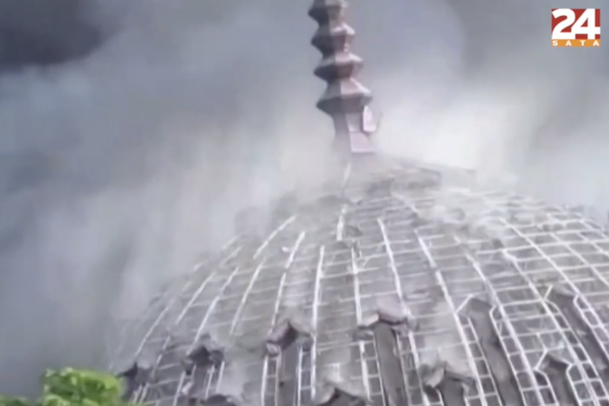 Dramatične scene iz Indonezije: U Jakarti se zapalila i srušila kupola džamije tijekom obnove