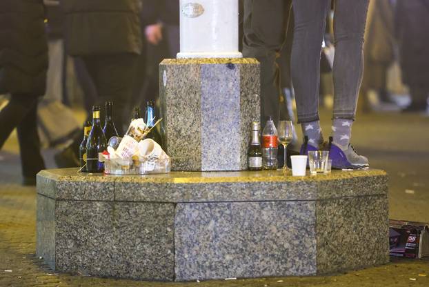 Zagreb: Nakon proslave Nove godine ostala je velika količina otpada