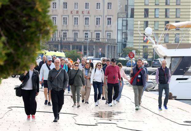 Šibenik prepun grupa turista