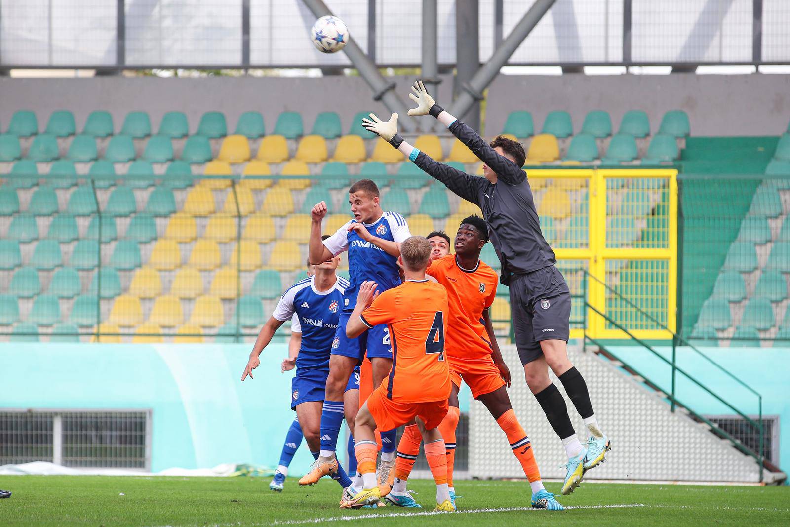 Istanbul: Uzvratna utakmica Liga prvaka mladih Istanbul Basaksehir - GNK Dinamo