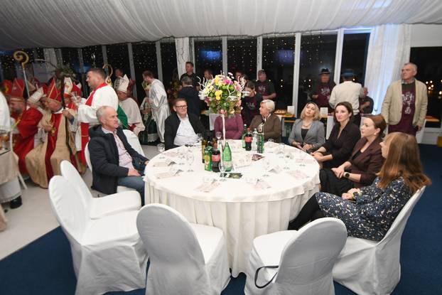 Križevci: Krštenje vina okupilo je 50-ak biskupa Svetih Martina iz cijele Hrvatske