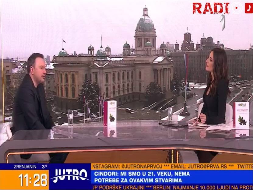 Voditeljica iz Srbije u razgovoru s Hiljadarkom: 'Thompson širi mržnju, a je li on pjevao u Puli?'