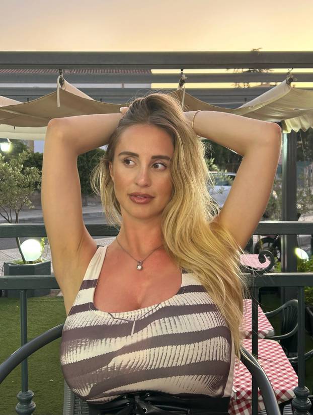 FOTO Govore joj da nije REALna: Zbog zanosne Marije se vrpolje sugovornici dok ih intervjuira