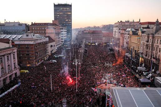 Na dočeku rukometaša bilo je i više od 35.000 ljudi. Evo koliko ih stane na Trg bana Jelačića...