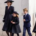 Princeza Charlotte (7) odrasta:  Na sprovodu kraljice Elizabete II. nosila je svoj prvi šešir