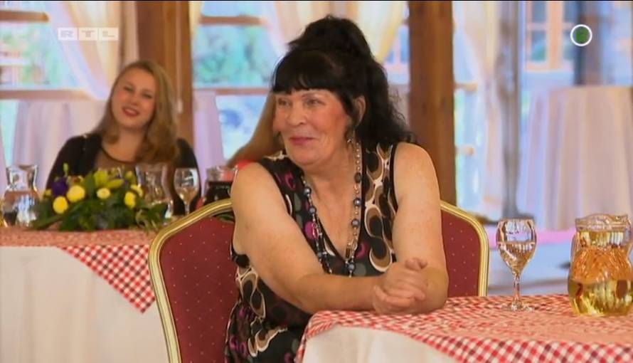 Paula: Dečko mora imati 'para' Boris: Ona je prava sponzoruša