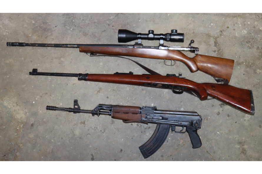 FOTO Četvorka kod Koprivnice uzgajala marihuanu, uhitili ih. Pronašli i kalašnjikov, pištolje...