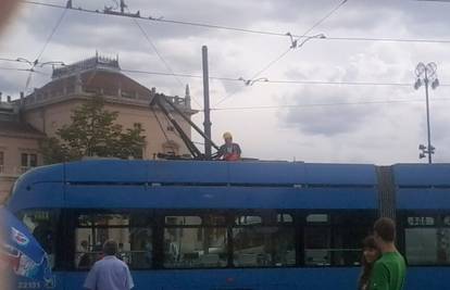Rekonstruirali ulicu pa izazvali zastoj tramvaja u centru grada