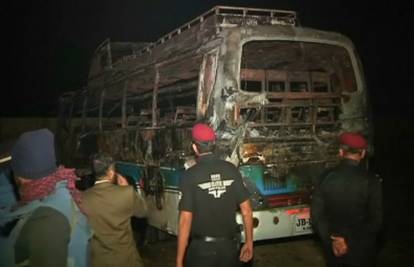 Pakistan: U sudaru autobusa i cisterne poginulo je 57 ljudi