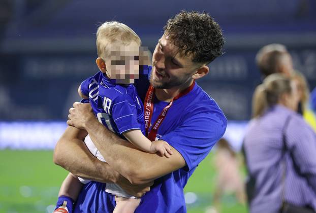 FOTO Pusa za titulu: Dinamovci slavili trofej sa ženama i djecom