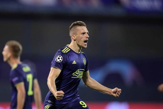 Dinamo je ?ak s 4:0 pobijedio Atalantu u prvom kolu Lige prvaka, 18.09.2019.